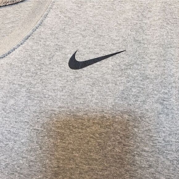 Nike Dri-Fit Training Tank Size Medium - Picture 3 of 7